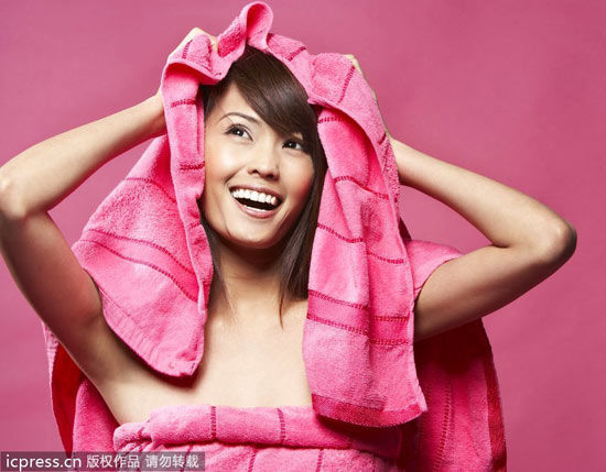 <em>头发染烫伤害</em>大 4招修复解决分叉掉色[1]- 时尚