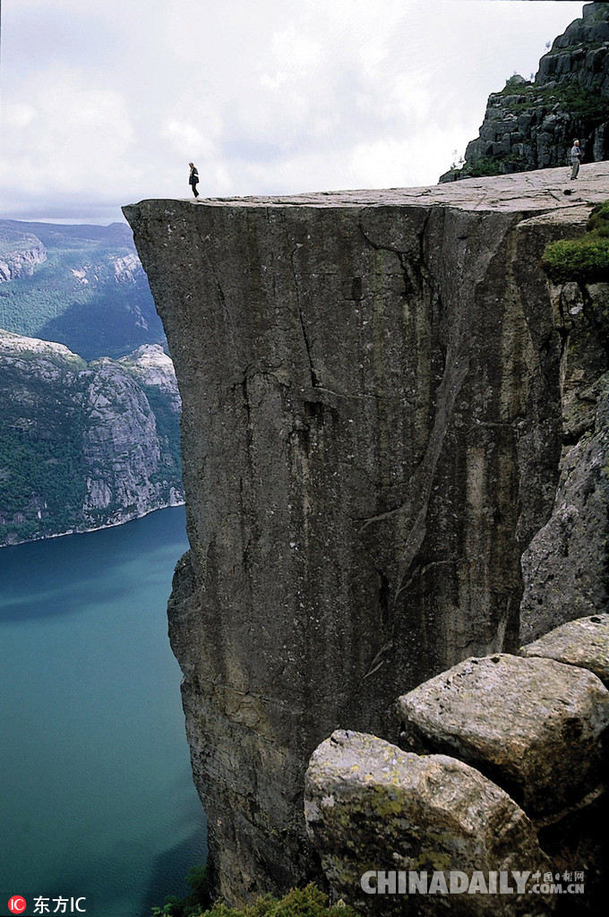 《碟中谍6》取景地挪威布道岩：604米高悬崖令人胆颤心惊