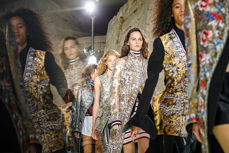 巴黎时装周 这几大穿搭亮点你绝不能错过!