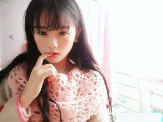 “南笙姑娘”爆红网络 清新派装扮惹人爱