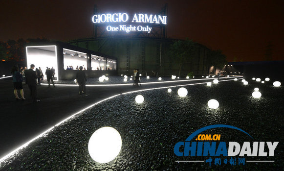 Giorgio Armani北京盛典 范冰冰舒淇红毯争艳