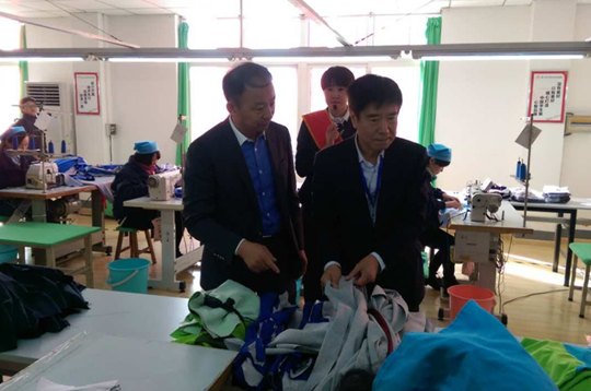 中国学生服饰研发中心在青岛揭牌 引领千亿级产业升级
