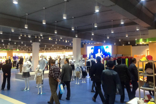 中国学生服饰研发中心在青岛揭牌 引领千亿级产业升级