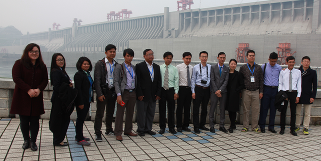 缅甸主流媒体团访问三峡工程